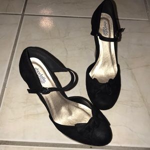 Swede black wedges